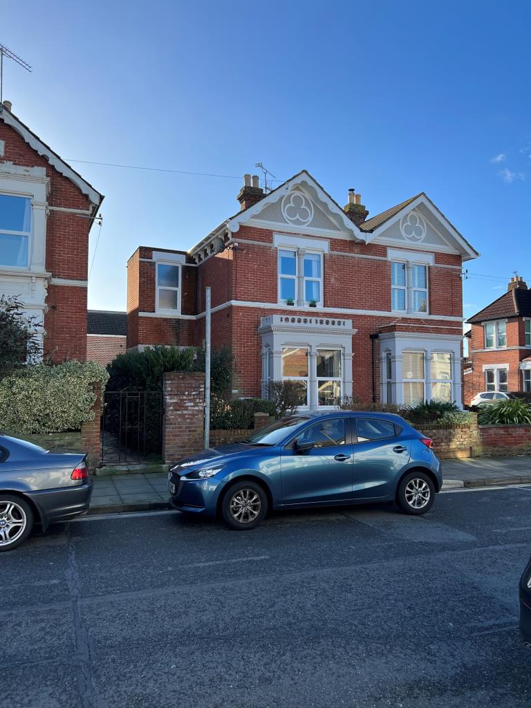 Lot: 119 - PAIR OF FLATS FOR INVESTMENT -